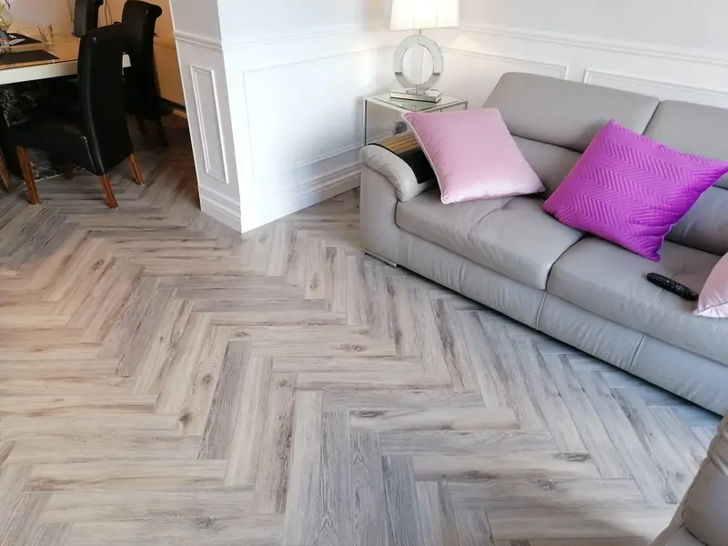 Stylish, waterproof and hard-wearing — a seamless, low-maintenance finish for modern homes and businesses.